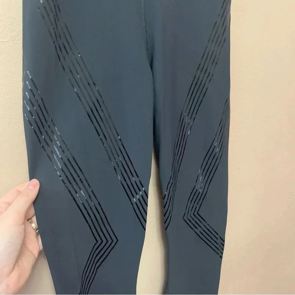 Alo Yoga High-Waist Vapor Legging in Rise Anthracite Size XS